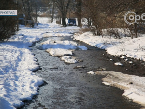 Мешканці Мирнограда скаржаться на чисельні пориви водопровідних мереж: що відповіли у водоканалі