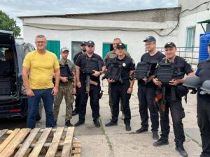 Народний депутат України Муса Магомедов привіз бронежилети поліцейським Донеччини