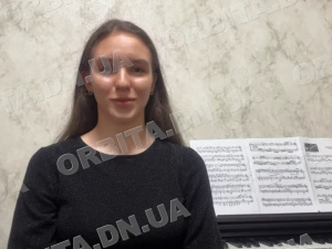 До перемог попри обставини: про успіхи учениць Мирноградскої музичної школи