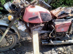 У Добропіллі неповнолітні викрали мотоцикл