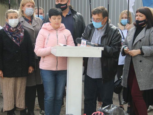Активисты партии «Порядок» отправили в центральный офис ОПЗЖ более 10 000 фальшивых листовок, собранных на улицах Мирнограда