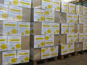 До розподільчого центру в Покровську надійшло понад 4 тисячі продуктових наборів від Фонду Ріната Ахметова