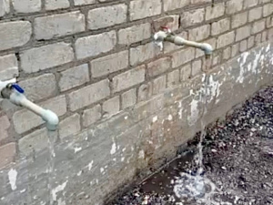 У Родинському відкрили ще одну точку роздачі води