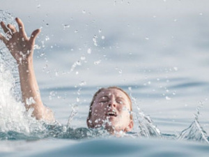 Мирноградский исполком напоминает: купание в местных водоемах запрещено