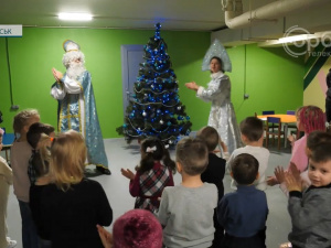 Діти Покровської громади отримують подарунки до зимових свят: почали з дошкільнят