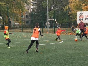 «Давай, играй!»: в Мирнограде прошли соревнования средней группы по футболу