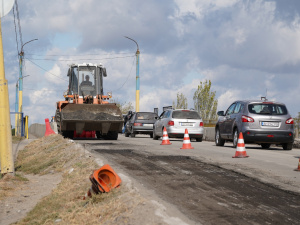 На «горбатому мосту» в Покровську розпочався ремонт. Водіїв просять бути уважними