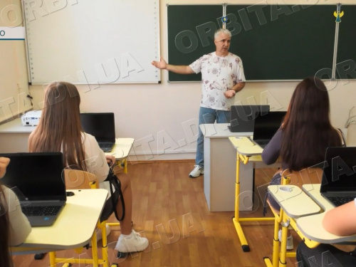 Вступ до 10 класу: п’ять закладів Покровської громади запрошують учнів на навчання