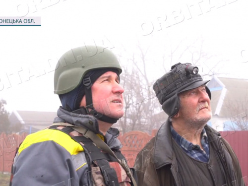 Наперекір обстрілам: покровські енергетики лагодять мережі на Донеччині