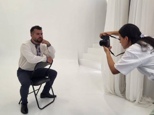 Покровська громада представила свою вишиванку на професійній фотосесії в Києві