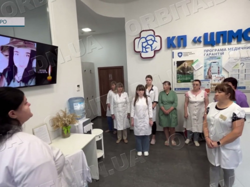 Пам'яті героїв у білих халатах: у Покровському ЦПМСД вшанували загиблих медиків