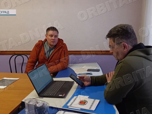 Черга на сертифікати і тисячі знімків: прийом начальника Мирноградської МВА