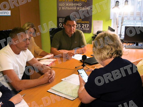Про наболіле для мирноградців: Юрій Третяк провів особистий прийом громадян у Дніпрі