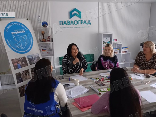 Творчість проти стресу: арттерапія від ГО «Проліска» об’єднала переселенців у Павлограді