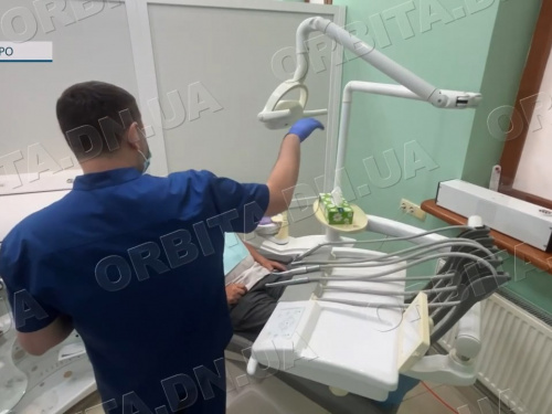 Покровська стоматологія запровадила безкоштовне лікування та протезування для військових і ветеранів