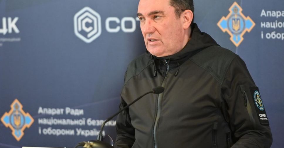 Чрезвычайное положение вводят по всей Украине, кроме Донецкой и ...