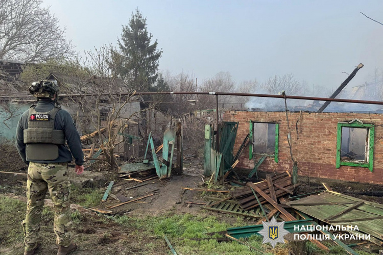 За добу російські окупанти поранили 10 мирних жителів Донеччини