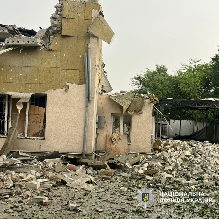 Дві людини загинули, ще чотири поранені через російські обстріли Донеччини 17 червня