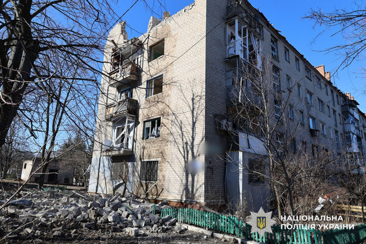 Одна людина поранена через російські обстріли Донеччини 11 березня