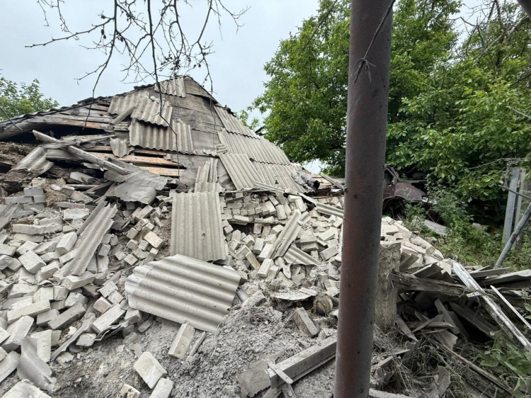 Знову руйнування та постраждалі: в поліції повідомили про наслідки обстрілів Донеччини 16 червня