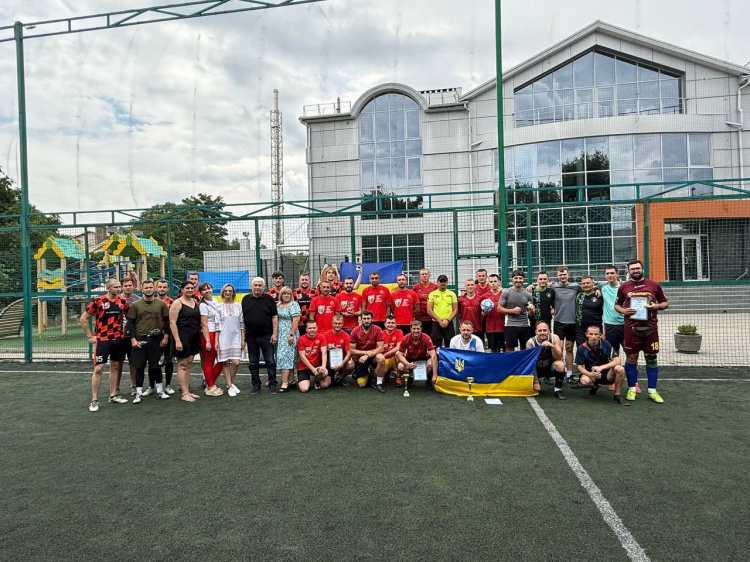 Гродівська ТГ організувала в Дніпрі змагання з мініфутболу до Дня Конституції України