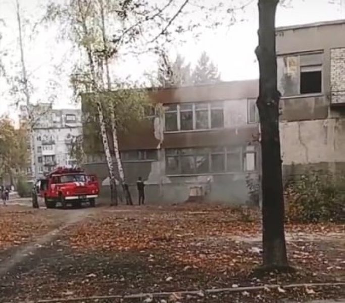 В Мирнограде на территории заброшенного детсада произошел пожар