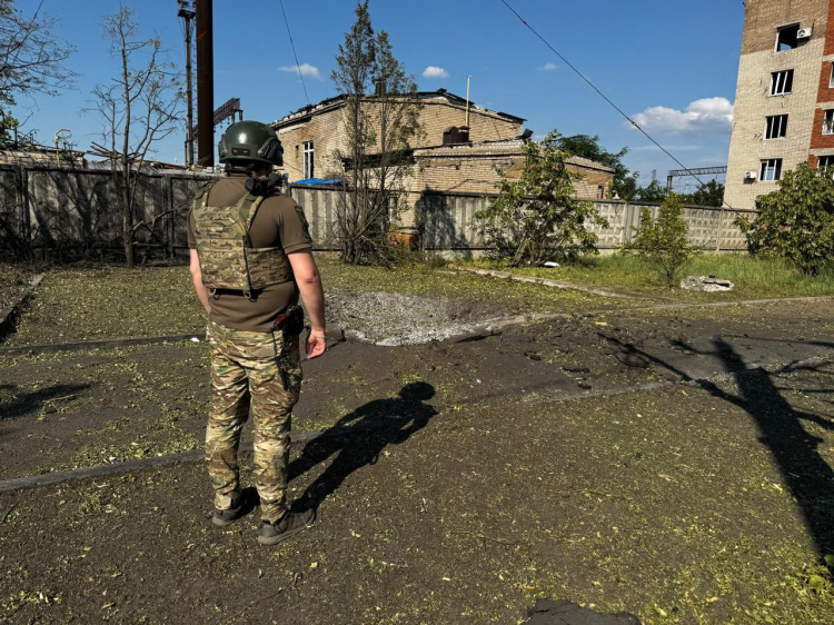 Обстріли 12 населених пунктів, 3 загиблих і 7 поранених: про наслідки російських обстрілів Донеччини за добу повідомили в поліції