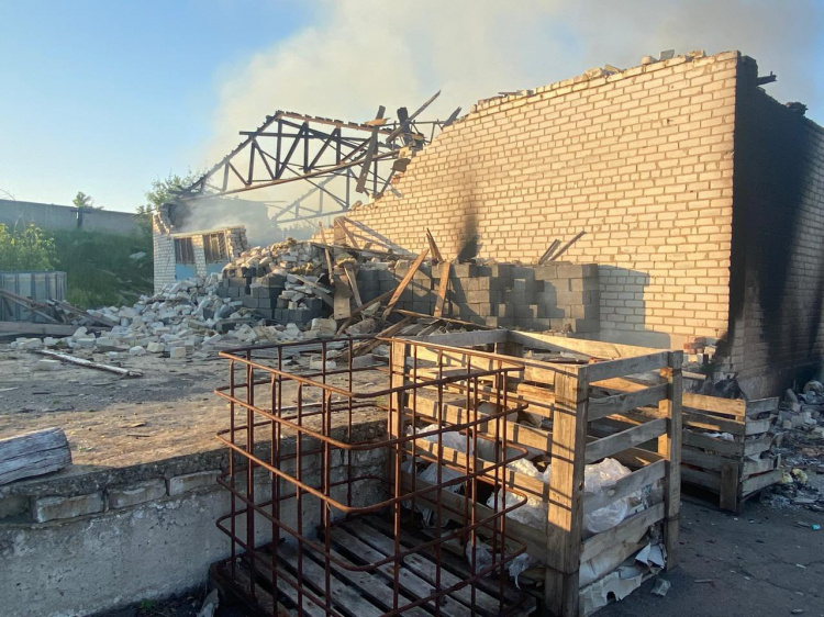 Двоє загиблих, четверо поранених: поліція Донеччини повідомила про атаки минулої доби