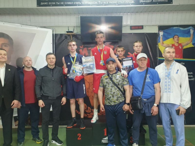 Покровські боксери успішно виступили на міжнародному турнірі у Чернівцях