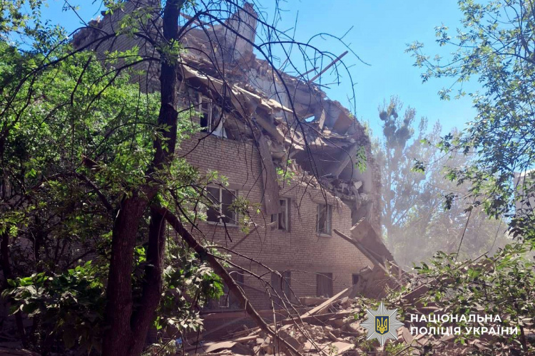 Одна людина загинула, семеро зазнали поранень через російські обстріли Донеччини 21 червня