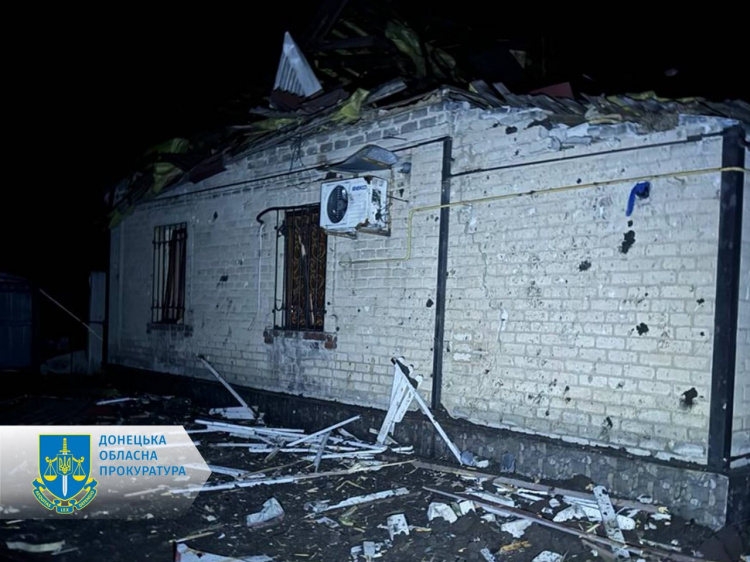 Загинула жінка, вщент зруйновані будівлі: наслідки нічного обстрілу Селидового (оновлено)