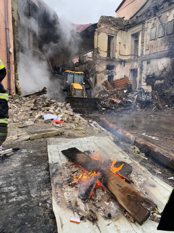 У Селидовому та Гродівській ТГ зруйновані школи: оперативна ситуація на Донеччині на ранок 18 лютого