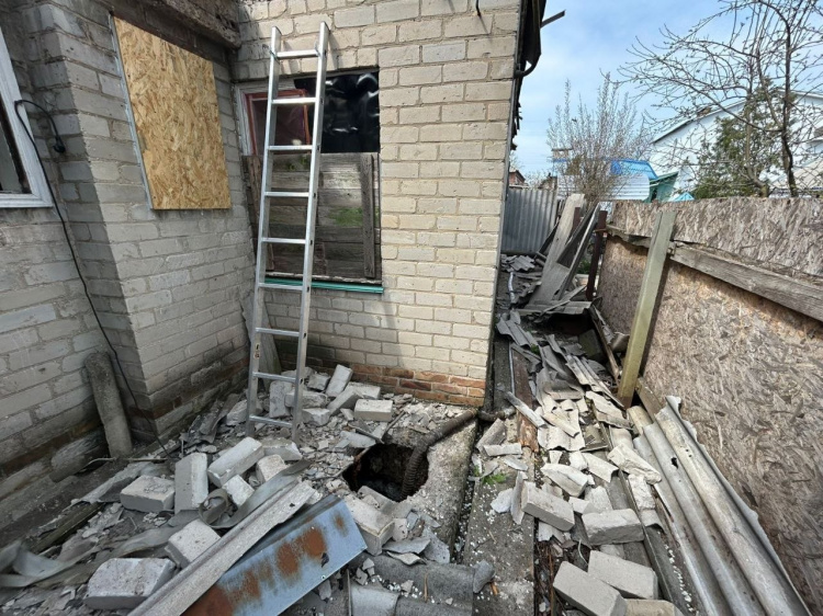 18 квітня війська рф атакували 8 населених пунктів Донеччини, поранено чотирьох людей