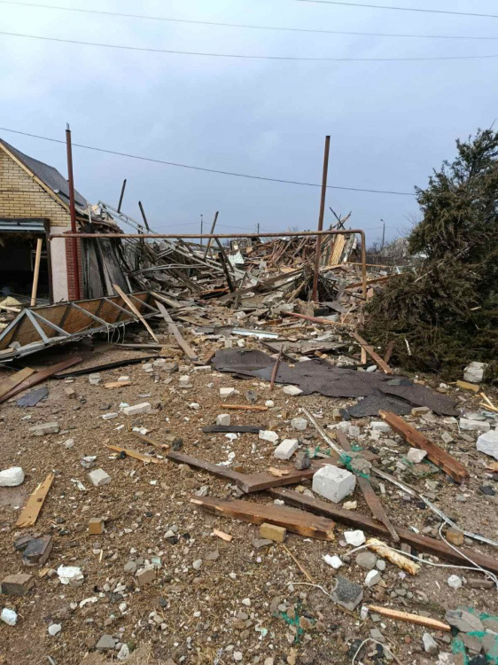 Четверо людей постраждали внаслідок російських обстрілів Донеччини 19 березня