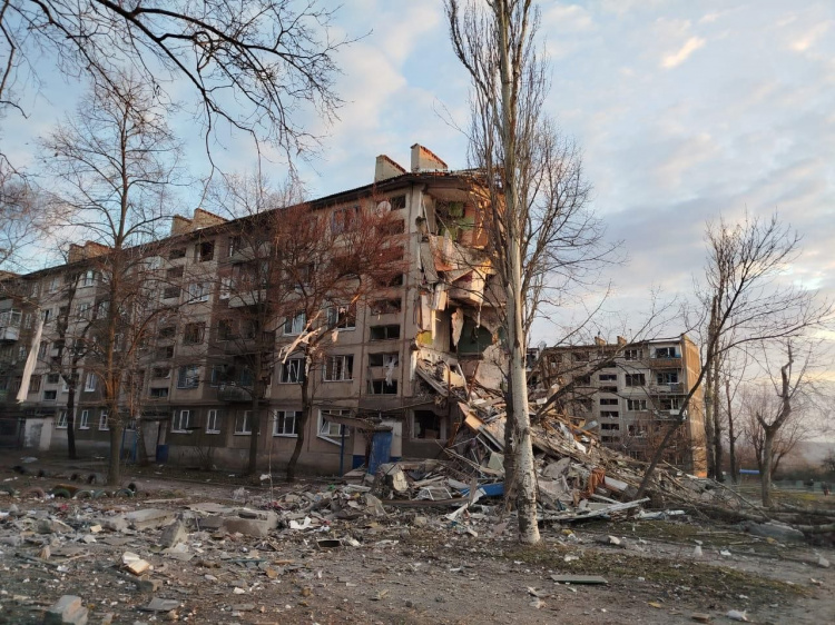 Одна людина загинула, четверо поранені: поліція Донеччини - про наслідки російських атак 22 березня