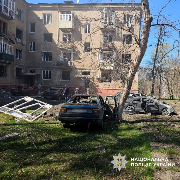 Унаслідок обстрілів Донеччини 6 квітня одна людина загинула, 10 поранені