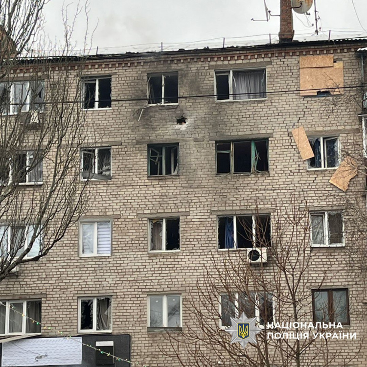 Одна людина загинула та одна поранена через російські удари по Донеччині 3 січня