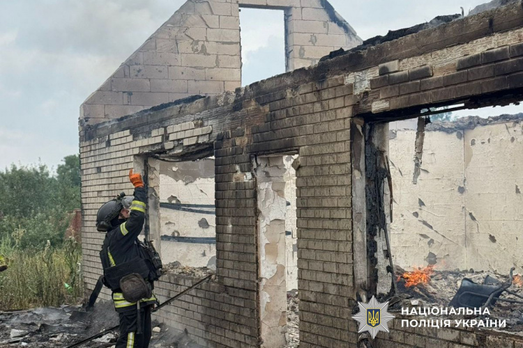 На Добропілля росіяни скинули дві авіабомби: наслідки обстрілів Донеччини за добу