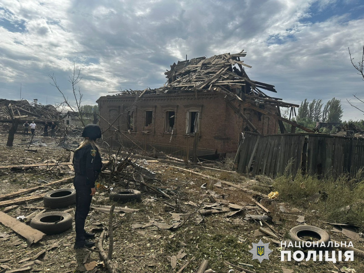 Знову авіабомби на Покровськ: поранено двох мешканців, пошкоджено об'єкти інфраструктури