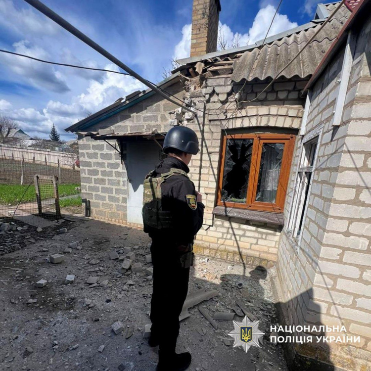 Сім поранених за добу: поліція Донеччини документує наслідки ворожих атак 9 квітня