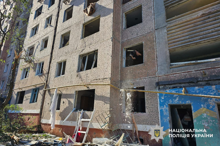 Троє жителів Донеччини зазнали поранень через російські удари