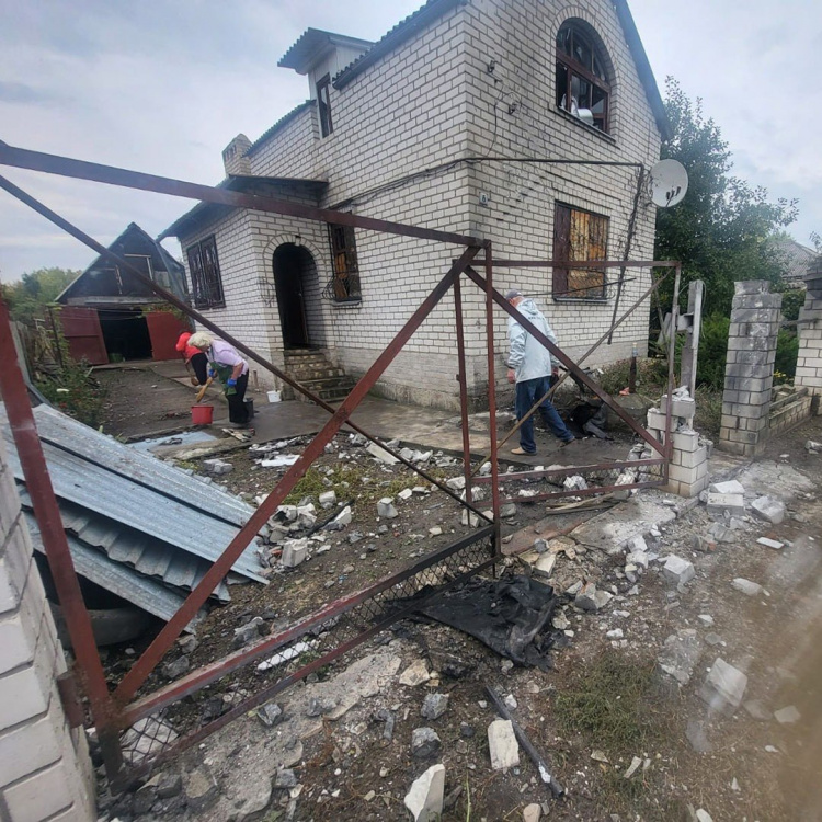 8 загиблих і 19 поранених, зокрема дитина: поліція – про обстріли Донеччини 23 вересня