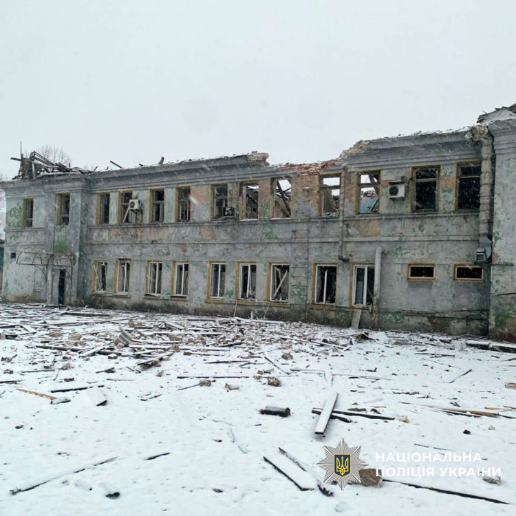 Поранений та чергові руйнації: поліція повідомила про обстріли Донеччини 15 січня
