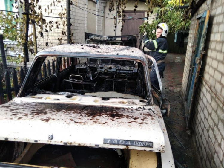 Рятувальники Добропільського гарнізону гасили легковий автомобіль