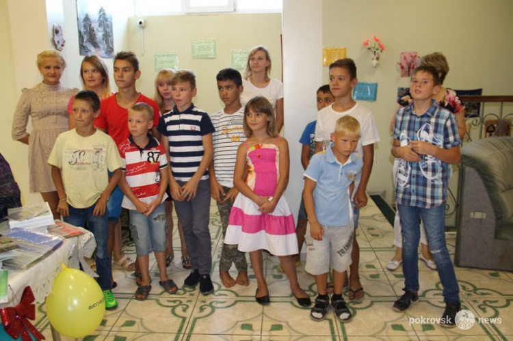 В Покровске завершена благотворительная акция «Помоги собраться в школу»