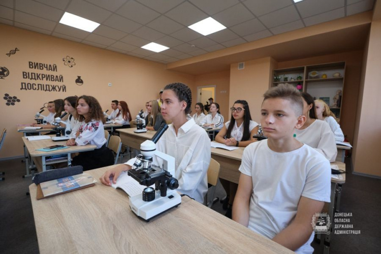 «Велике будівництво»: у Селидовому відкрито оновлену опорну школу