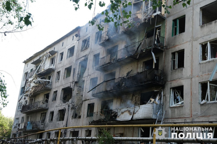 У поліції Донеччини показали наслідки вчорашнього бомбардування Мирнограда