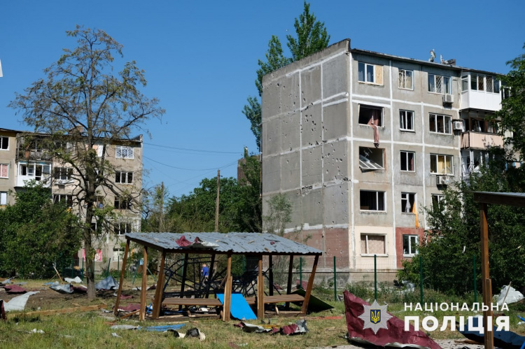 Наслідки вчорашнього обстрілу Мирнограда показали у поліції Донеччини