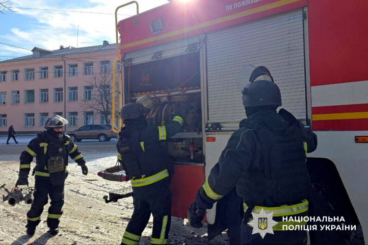 Одна людина загинула та п’ятеро поранені через російські обстріли Донеччини 11 лютого