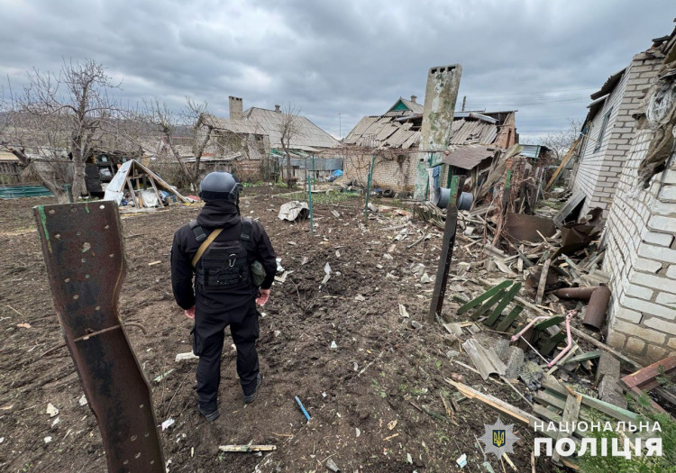 Доба обстрілів Донеччини минула без постраждалих, але з численними руйнуваннями